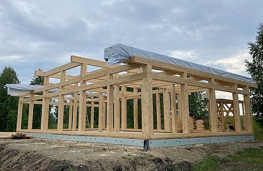 Собрали каркас фахверка с плоской кровлей